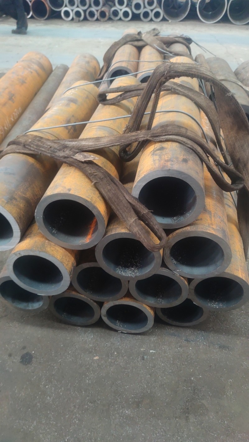 爱民爱民爱民15CrMoG无缝钢管切割